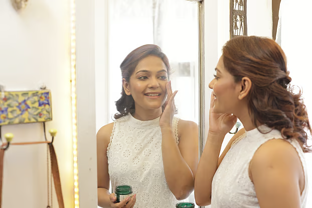 ধুলা থেকে ত্বক আর চুল যেভাবে বাঁচাবেন